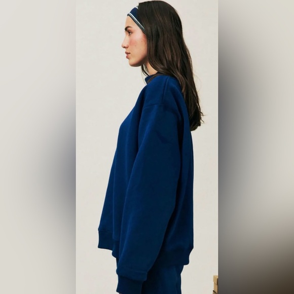 NWT Parke Holiday Classic Mockneck Sweatshirt in Winterberry size small. - Picture 3 of 5